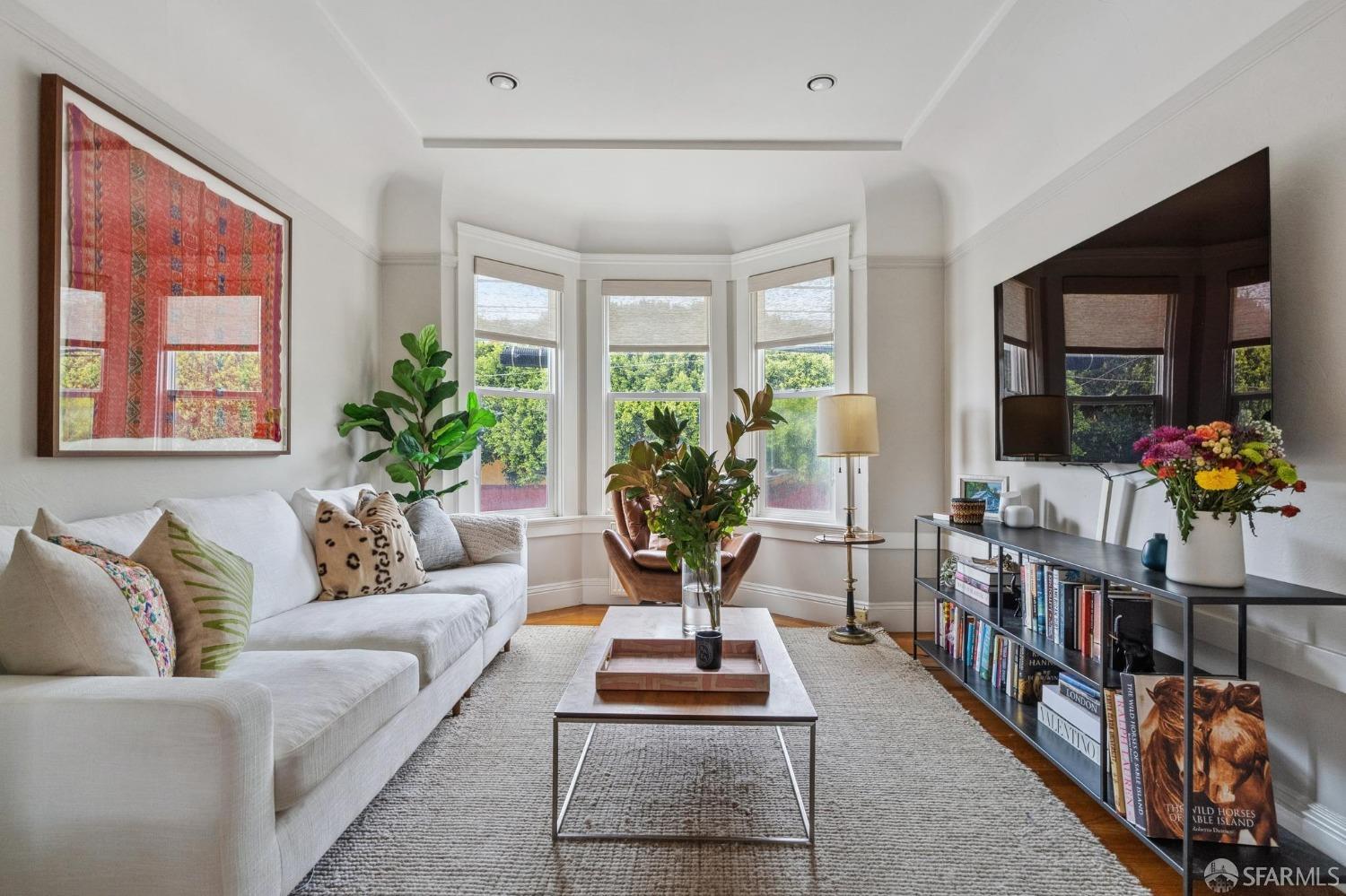 Photo of 2085 Greenwich St in San Francisco, CA