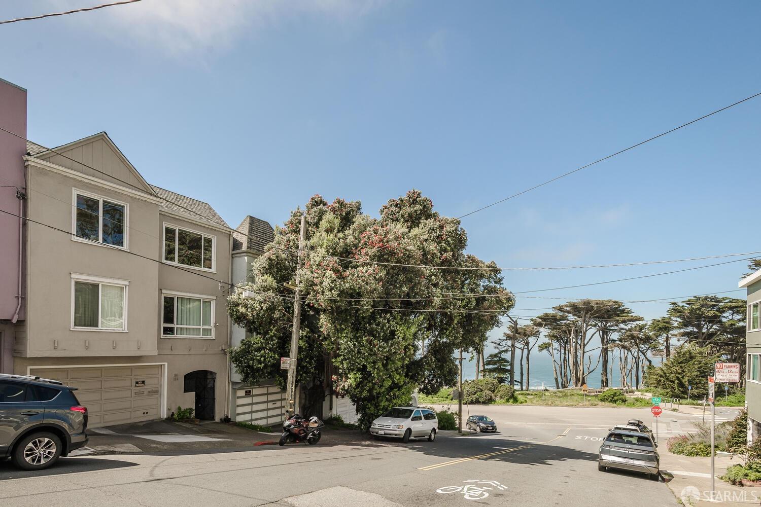 Photo of 181 Seal Rock Dr in San Francisco, CA