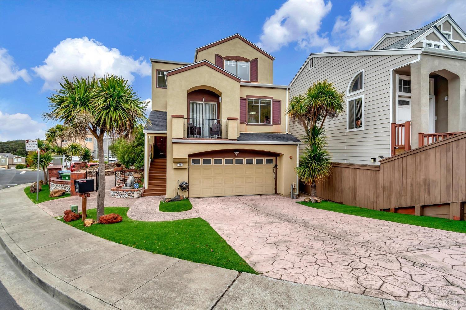 Photo of 398 Bay Ridge Dr in Daly City, CA