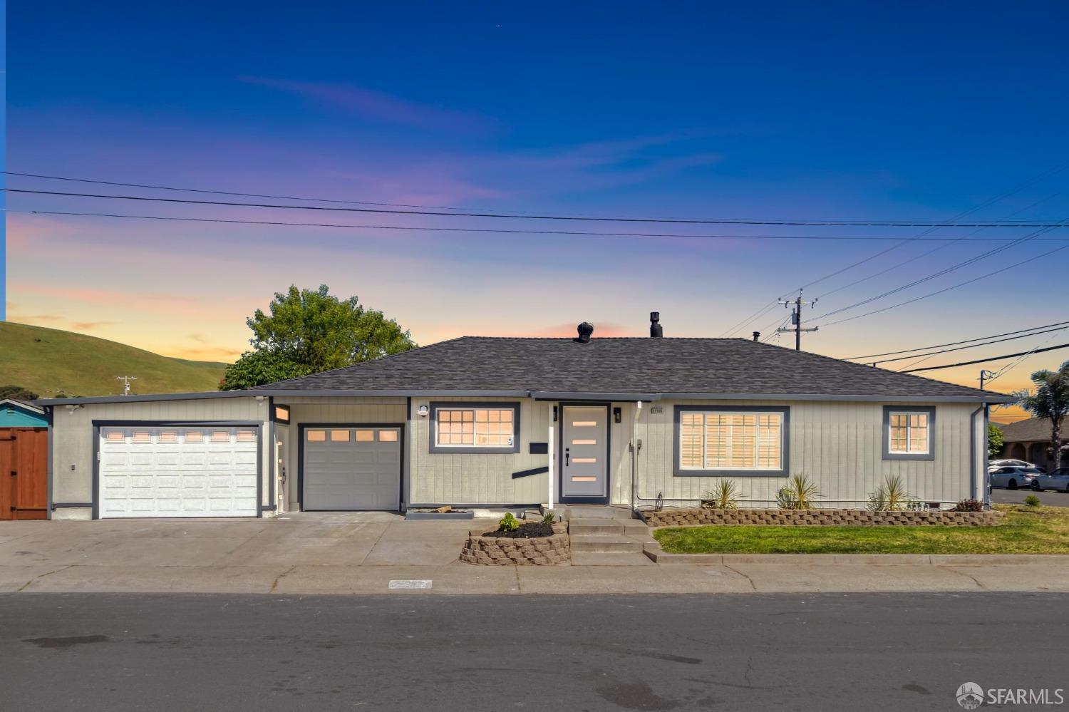 Photo of 31996 Kennet St in Hayward, CA