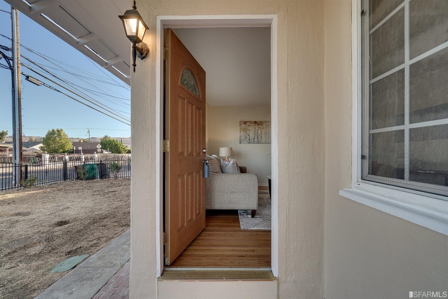 954 Folsom Ave, Hayward, CA 94544