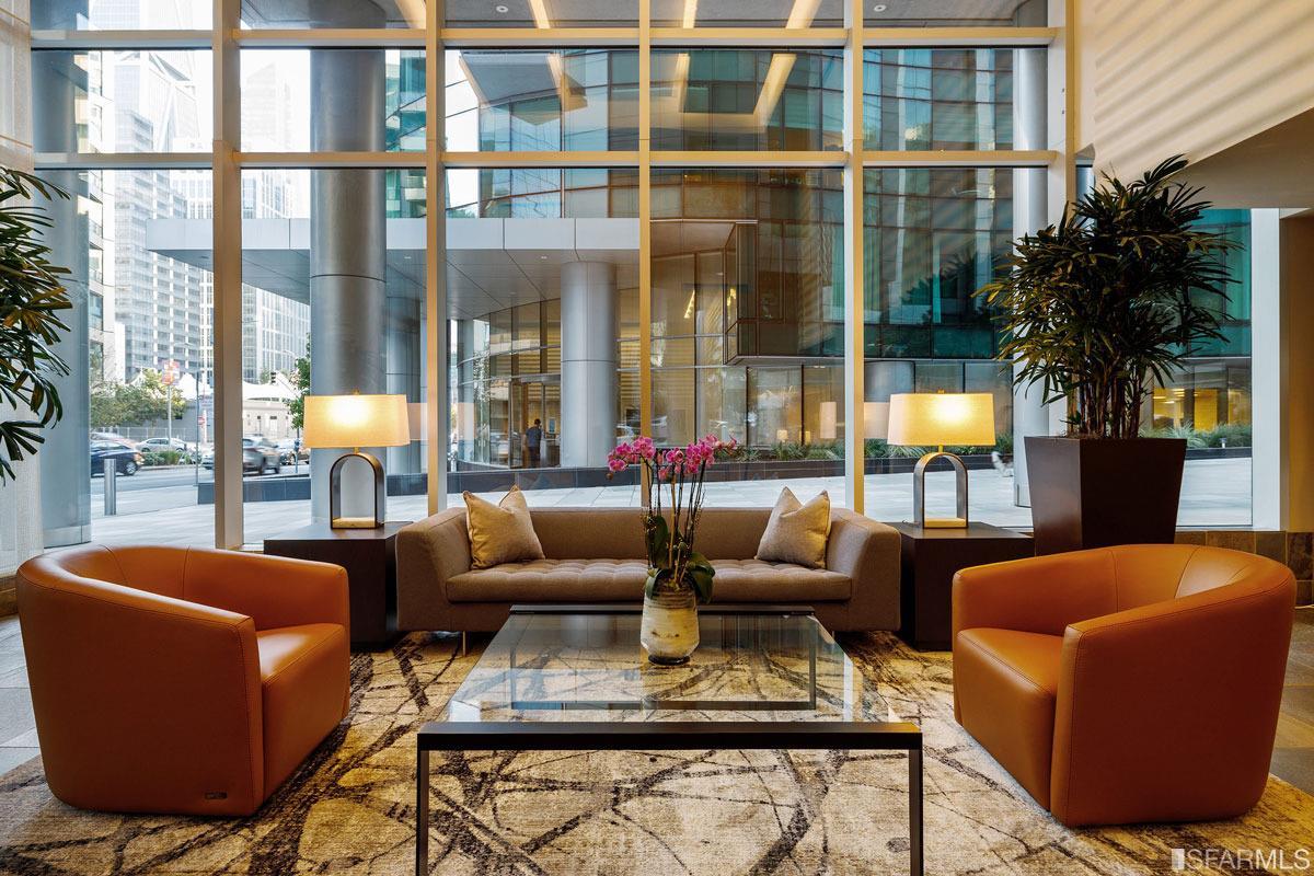 The lobby of 333 Main Street with 24/7 lobby attendant.