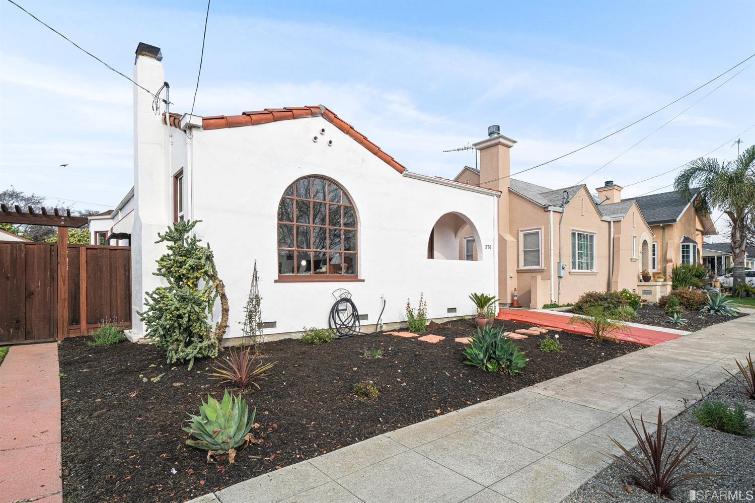 Detail Gallery Image 1 of 1 For 370 Garcia Ave, San Leandro,  CA 94577 - 2 Beds | 1 Baths