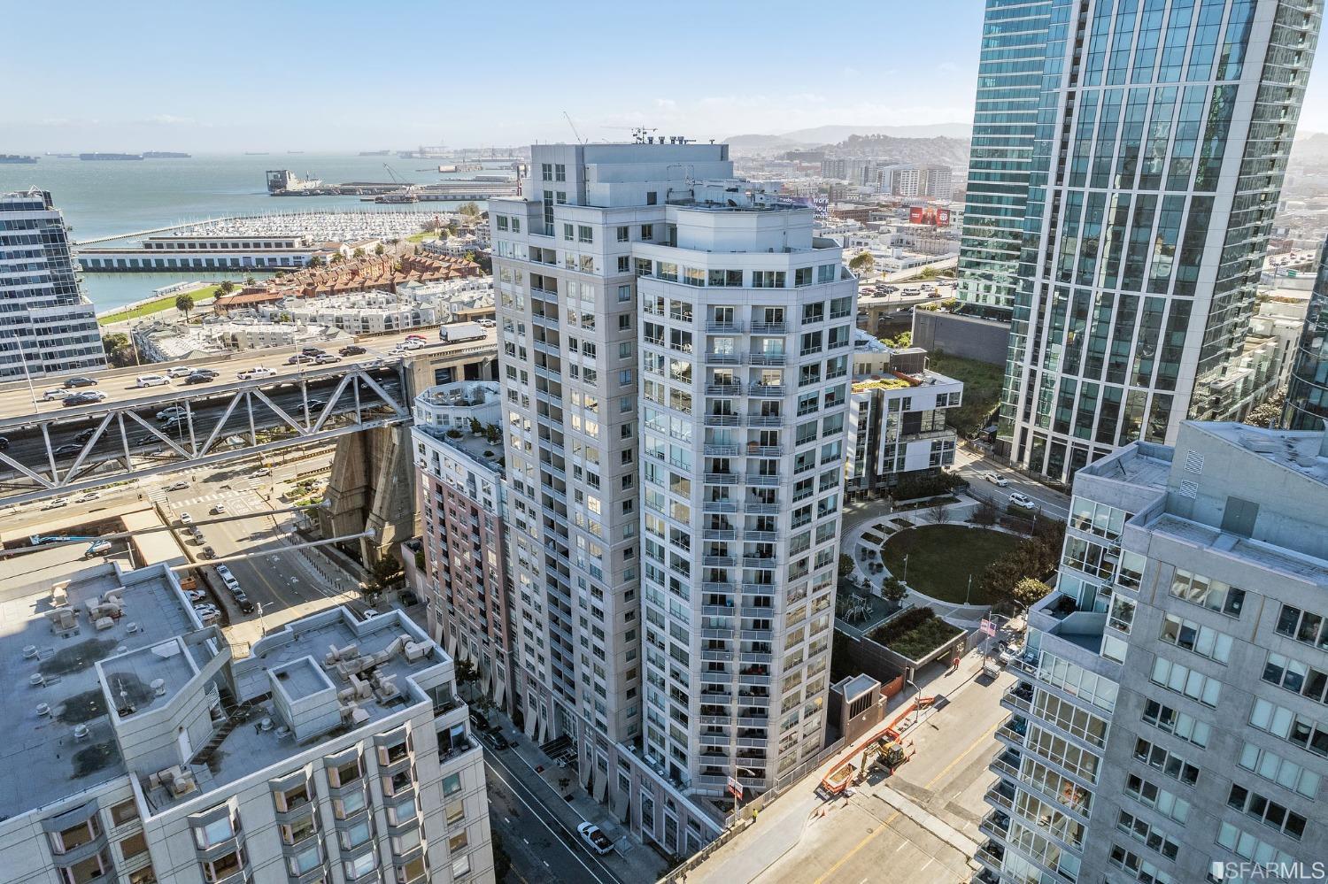Detail Gallery Image 1 of 1 For 400 Beale St #2104,  San Francisco,  CA 94105 - 1 Beds | 1 Baths