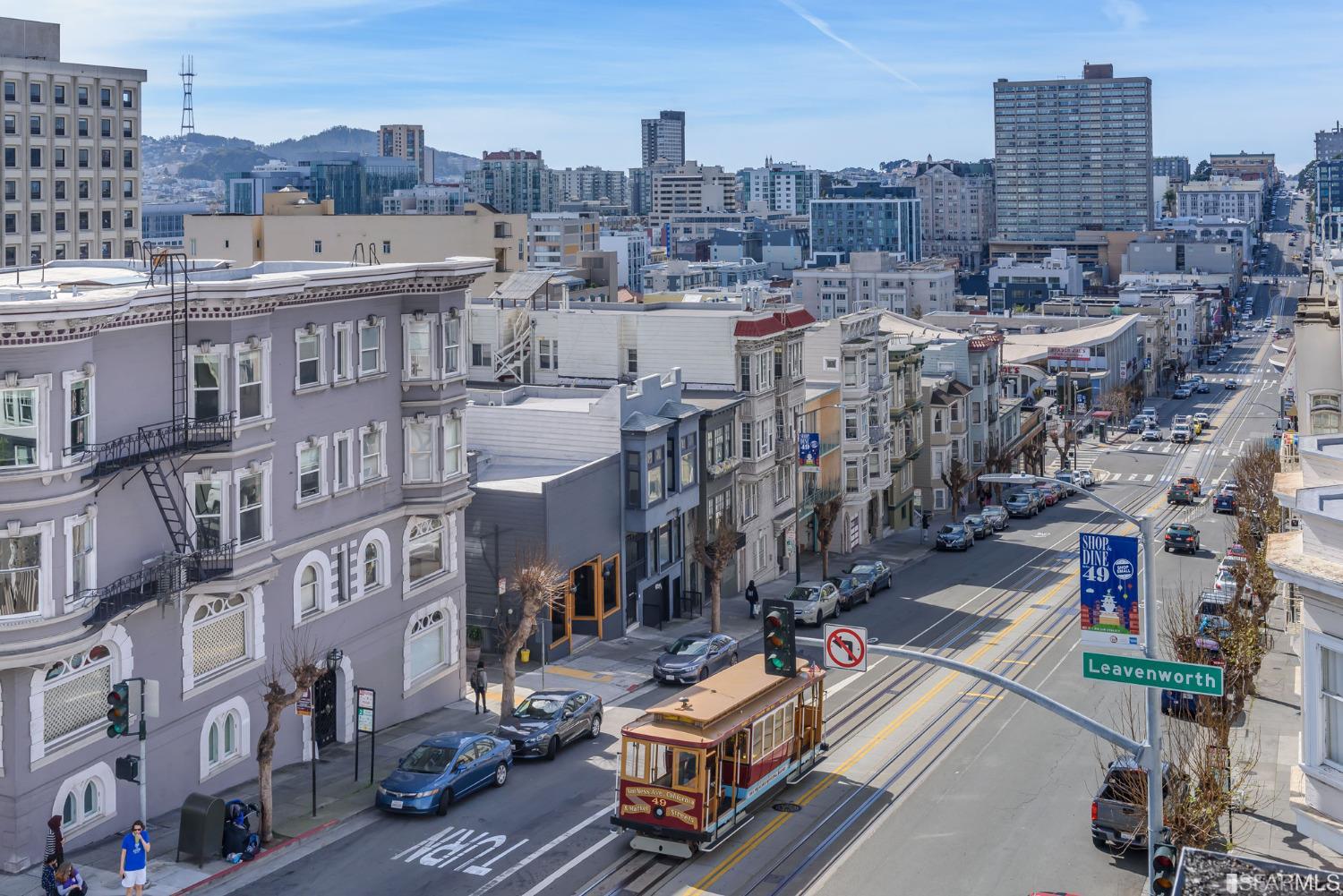 Detail Gallery Image 1 of 1 For 1100 Leavenworth St #2,  San Francisco,  CA 94109 - 2 Beds | 2 Baths