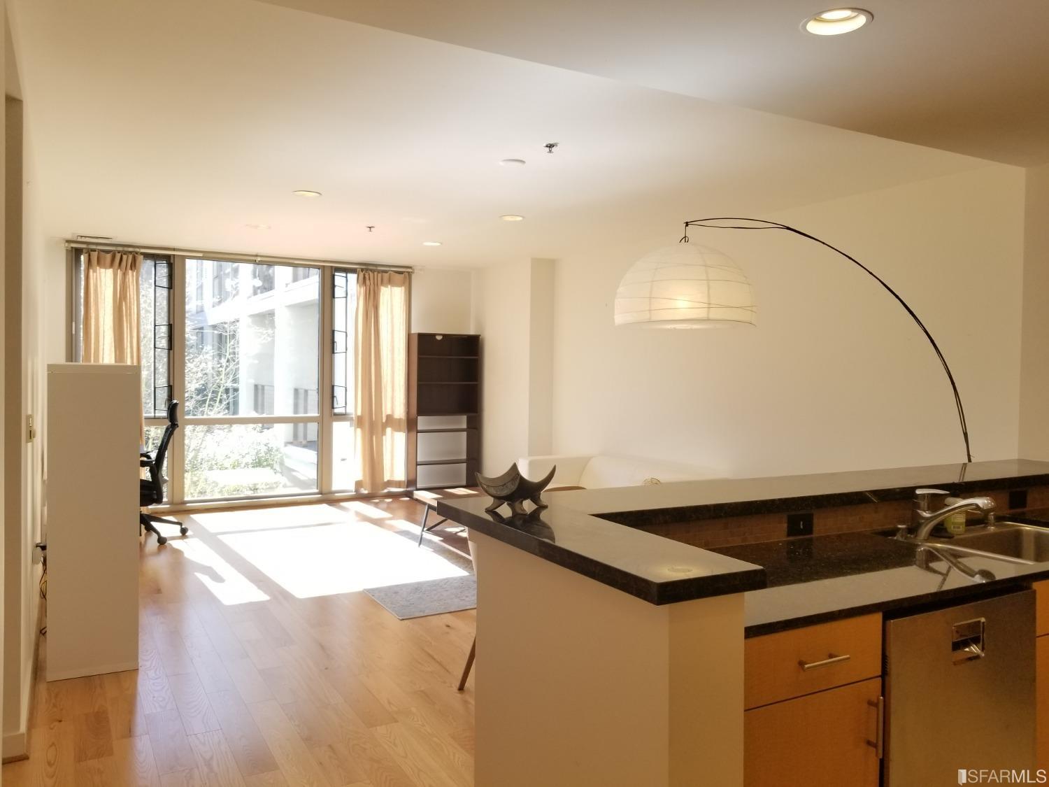 Detail Gallery Image 1 of 1 For 255 Berry St #404,  San Francisco,  CA 94158 - 1 Beds | 1 Baths