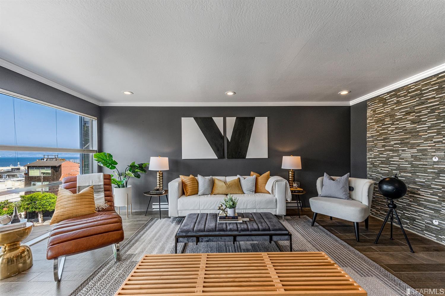 Detail Gallery Image 1 of 1 For 2555 Leavenworth St #201,  San Francisco,  CA 94133 - 2 Beds | 2 Baths