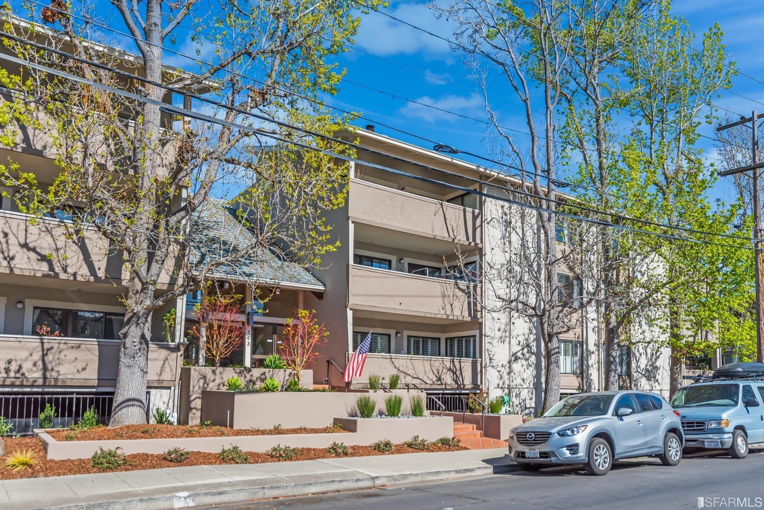 Detail Gallery Image 1 of 1 For 793 Elm St #16,  San Carlos,  CA 94070 - 2 Beds | 2 Baths