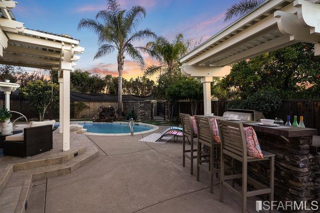 Detail Gallery Image 1 of 1 For 707 Graymont Cir, Concord,  CA 94518 - 3 Beds | 2/1 Baths