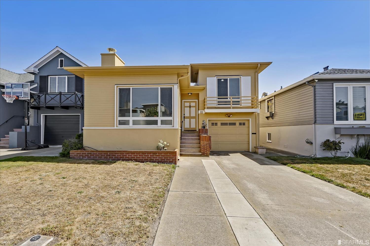 Detail Gallery Image 1 of 1 For 12 Fairmont Dr, Daly City,  CA 94015 - 3 Beds | 2/1 Baths