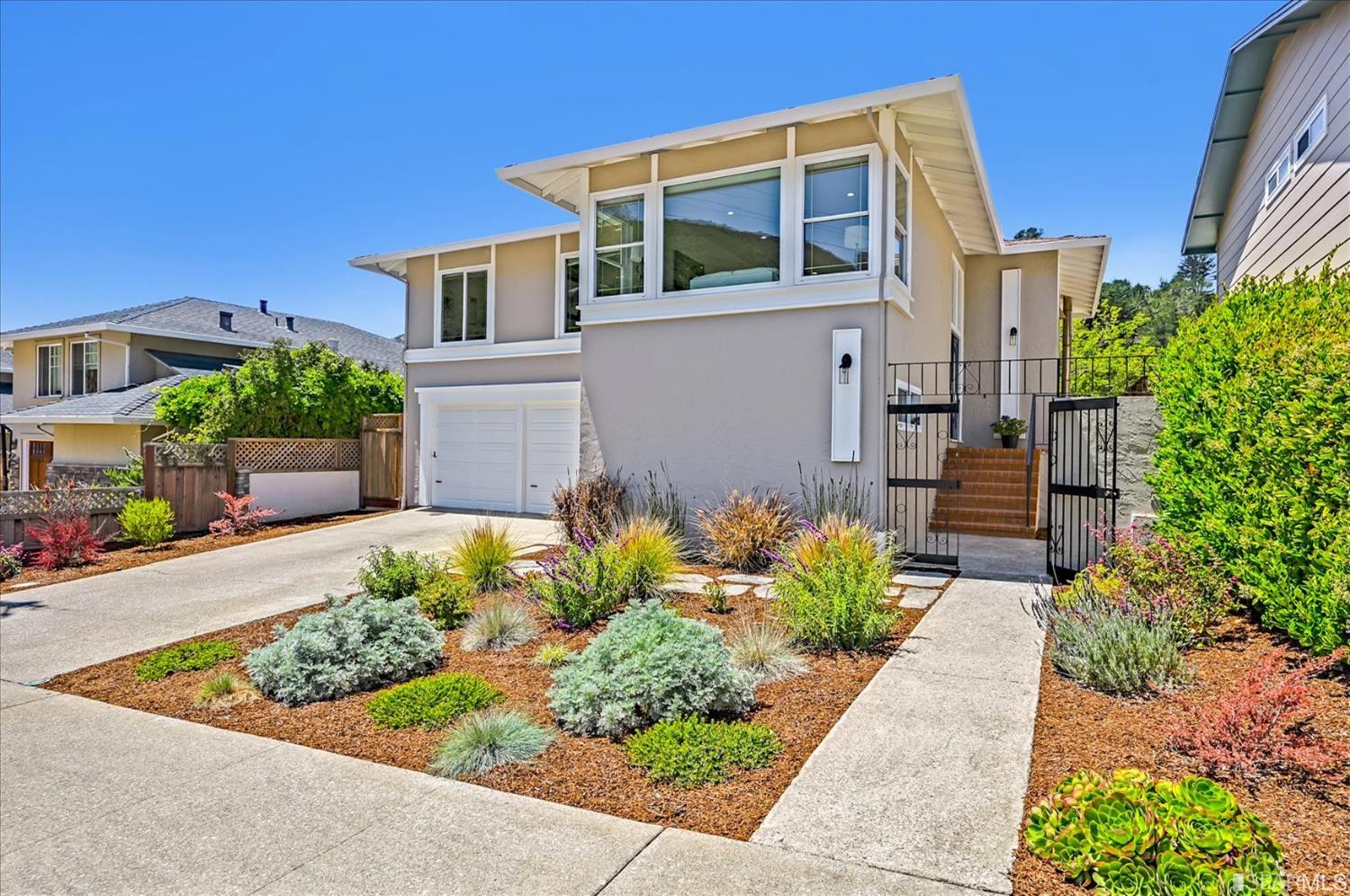 Detail Gallery Image 1 of 1 For 1021 Rainier Ave, Pacifica,  CA 94044 - 4 Beds | 3 Baths