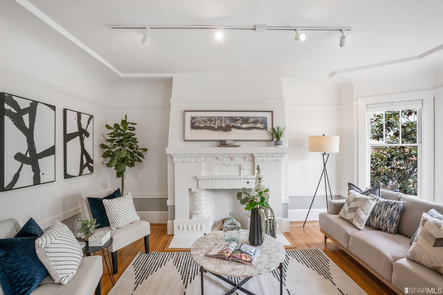 Photo #8: 422664167 Listing 