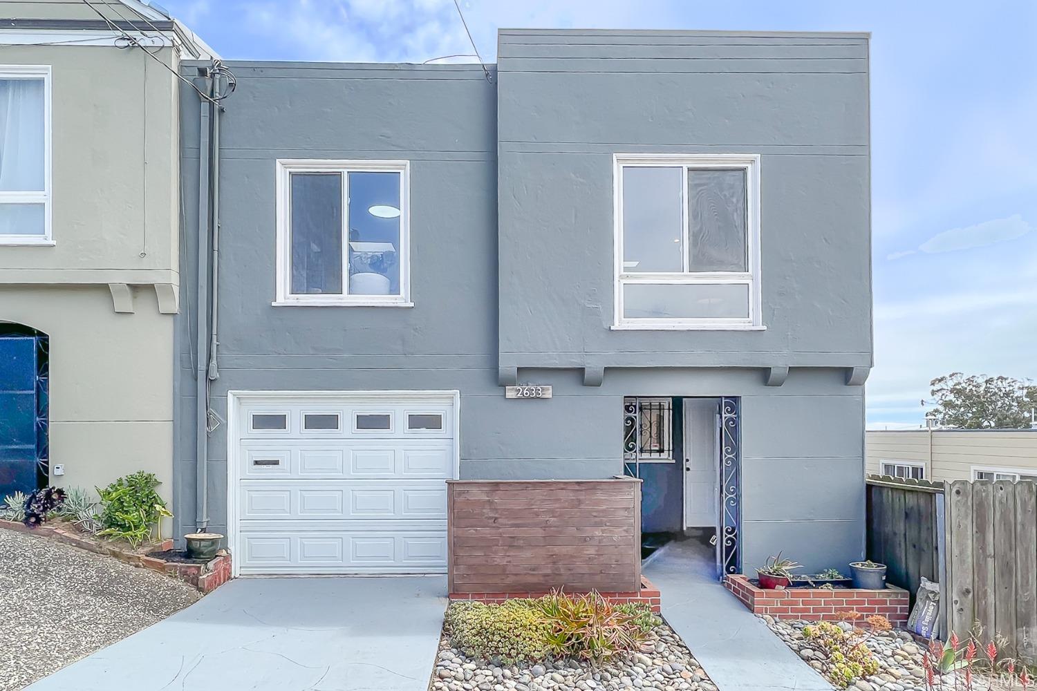 Detail Gallery Image 1 of 1 For 2633 Pacheco St, San Francisco,  CA 94116 - 3 Beds | 2 Baths