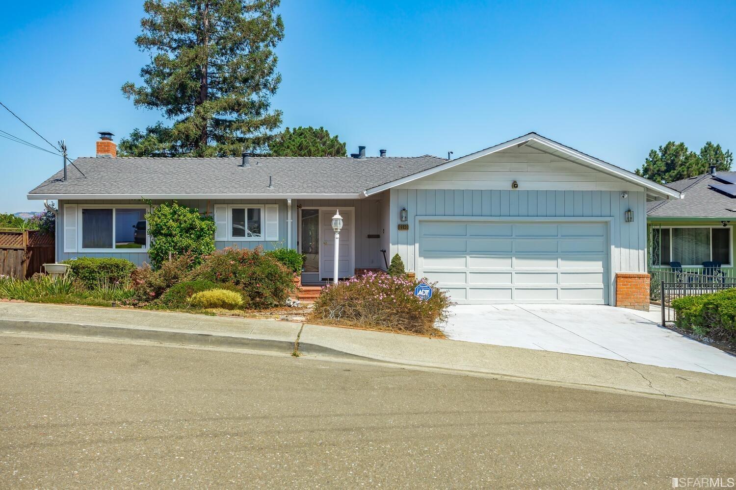 Detail Gallery Image 1 of 1 For 19830 Zeno St, Castro Valley,  CA 94546 - 3 Beds | 2/1 Baths