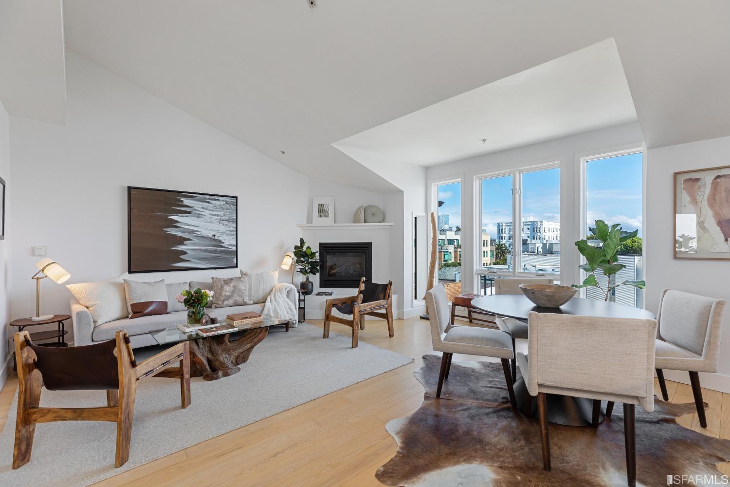 Detail Gallery Image 1 of 1 For 8 Landers St #404,  San Francisco,  CA 94114 - 2 Beds | 2/1 Baths