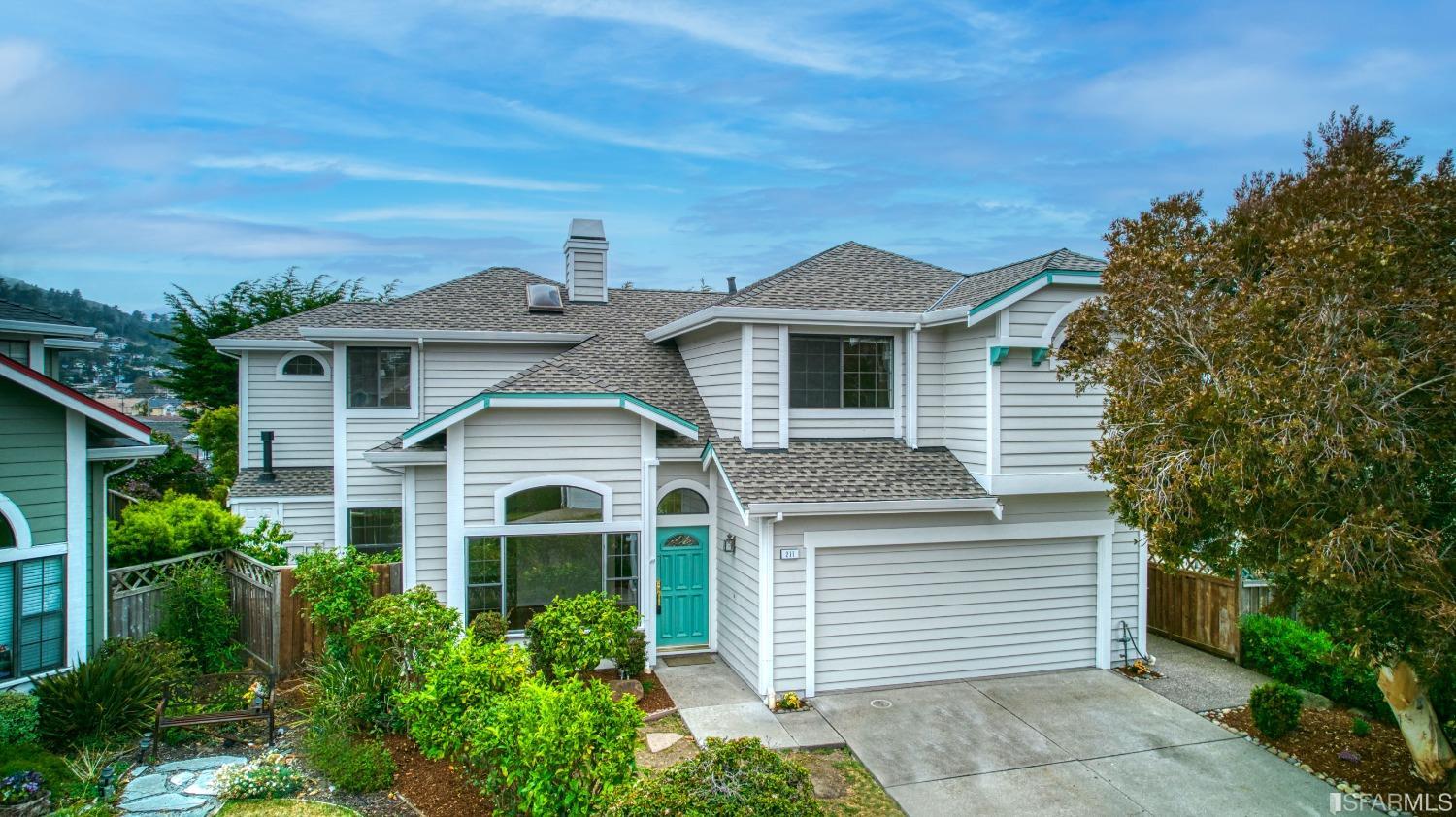 Detail Gallery Image 1 of 1 For 211 Marvilla Cir, Pacifica,  CA 94044 - 4 Beds | 2/1 Baths