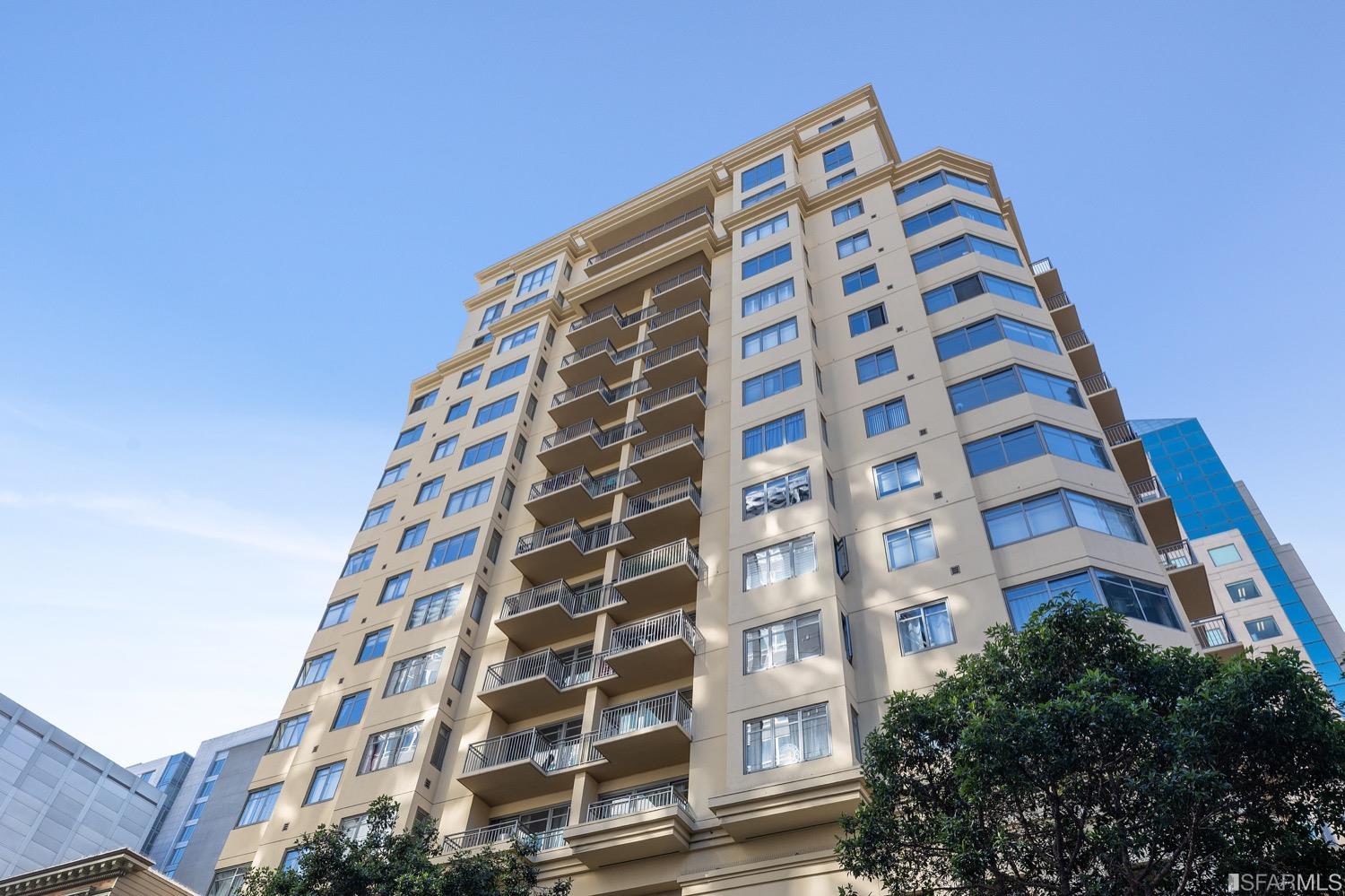 Photo #28: 422703338 Listing 