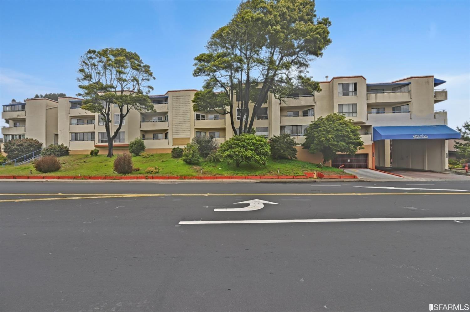 Detail Gallery Image 1 of 17 For 1551 Southgate Ave #329,  Daly City,  CA 94015 - 1 Beds | 1 Baths