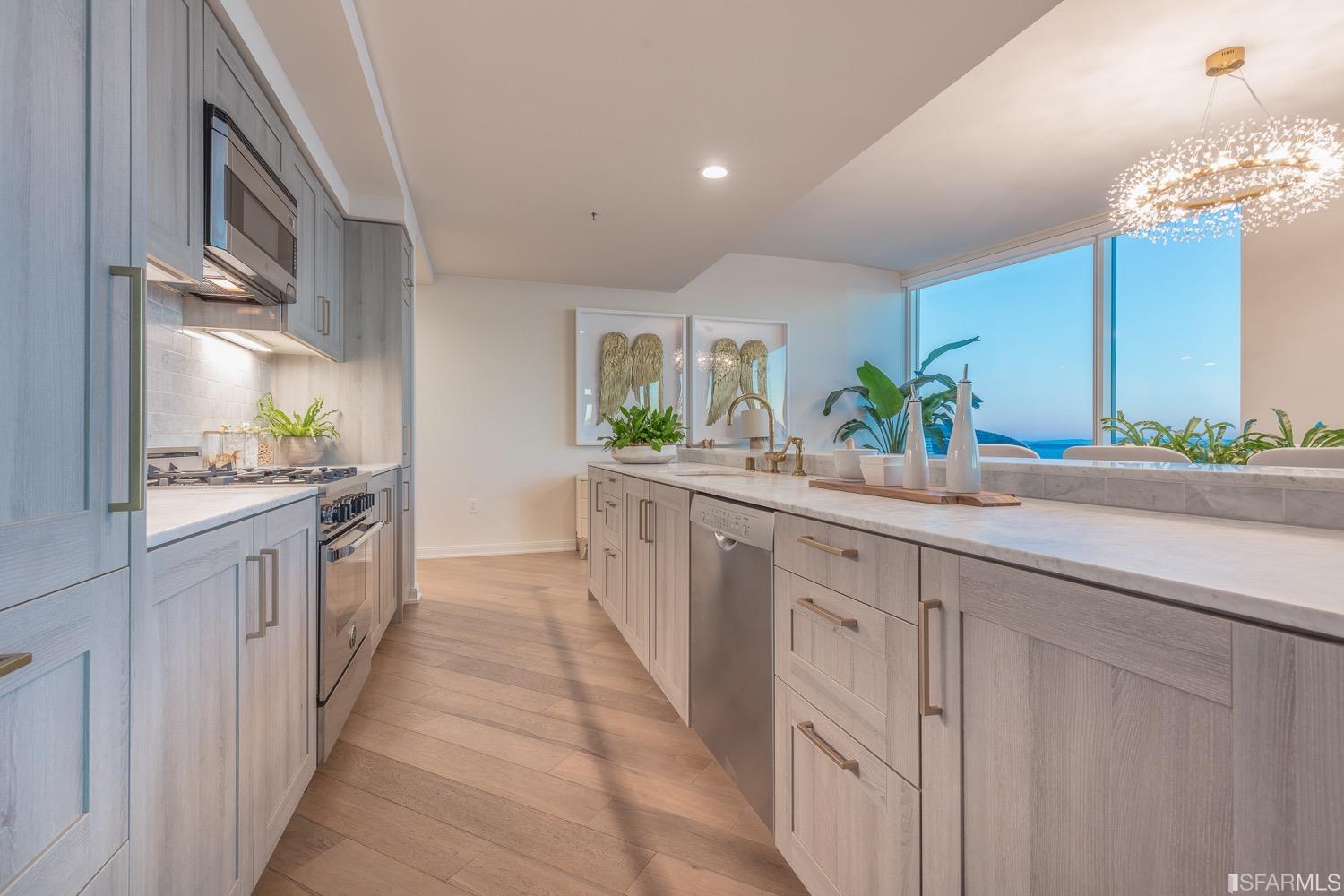 Photo #13: 422705630 Listing 