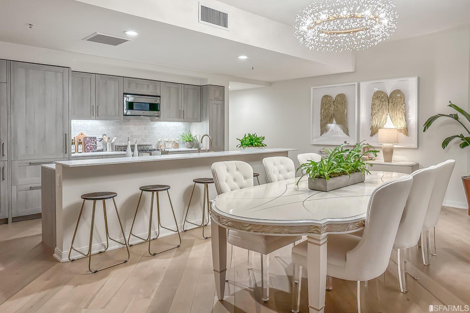 Photo #15: 422705630 Listing 