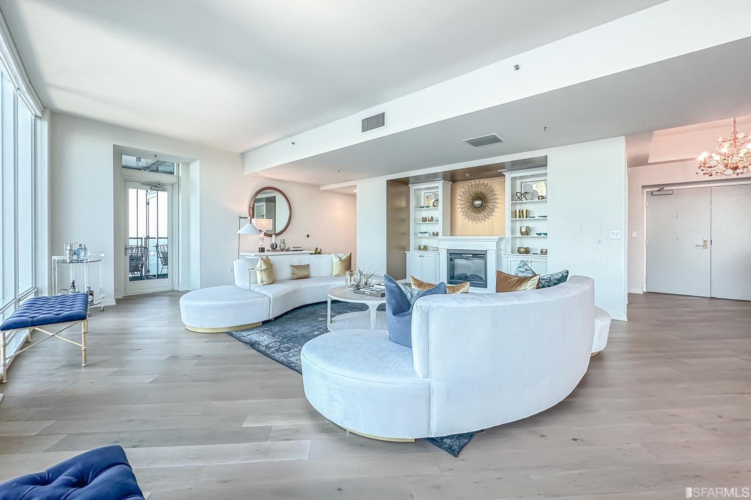 Photo #4: 422705630 Listing 