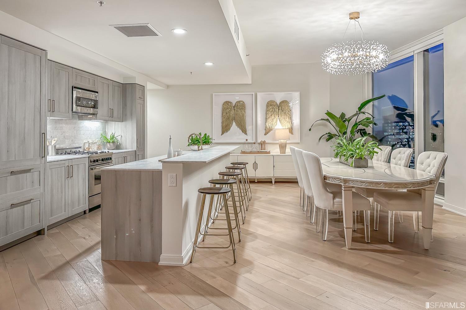 Photo #17: 422705630 Listing 