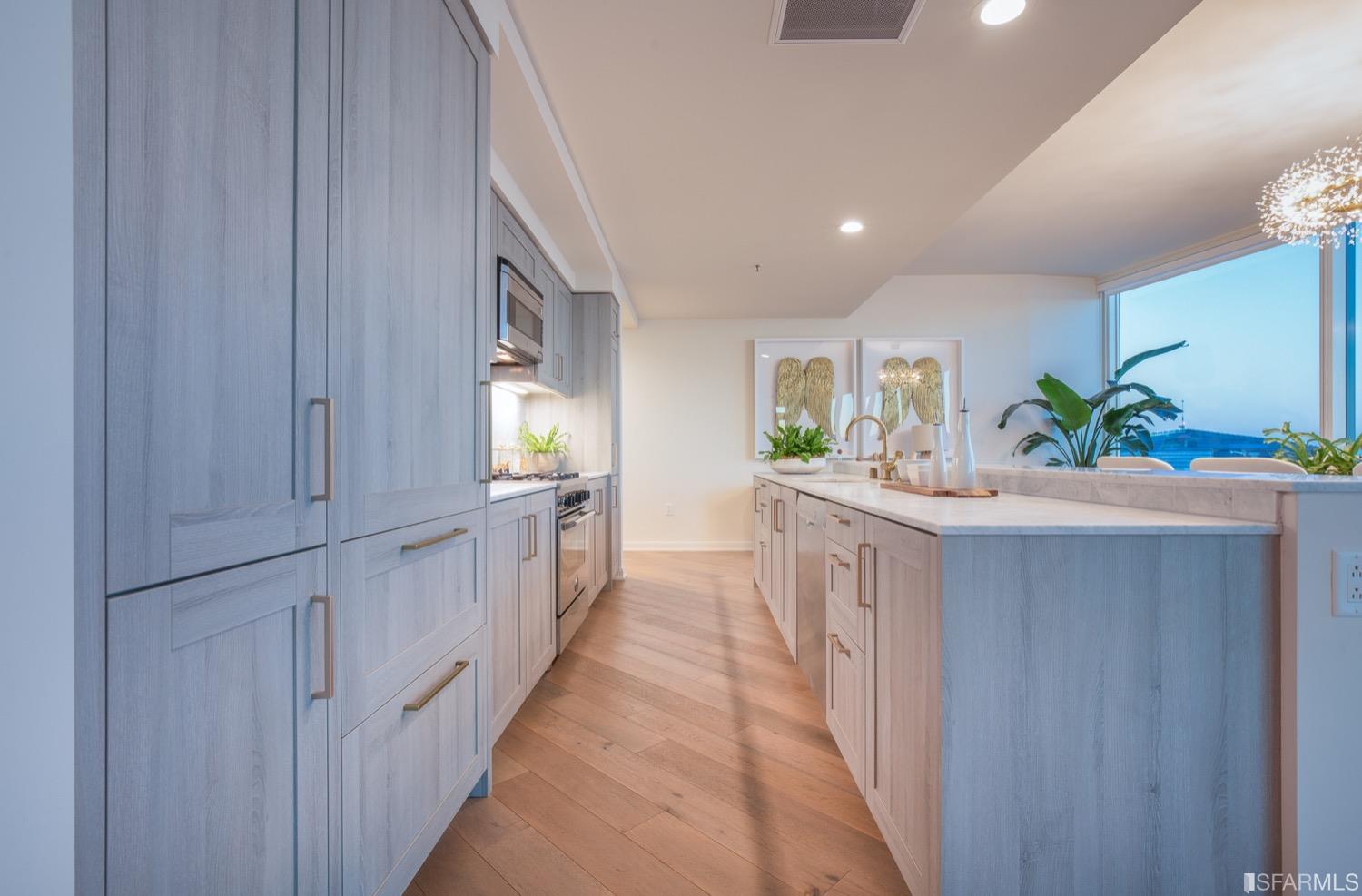 Photo #14: 422705630 Listing 