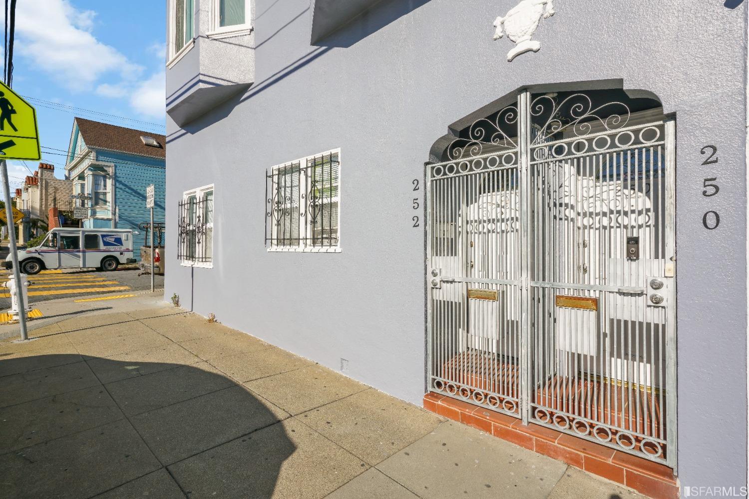 Detail Gallery Image 1 of 1 For 252 Burrows St, San Francisco,  CA 94134 - 2 Beds | 1 Baths