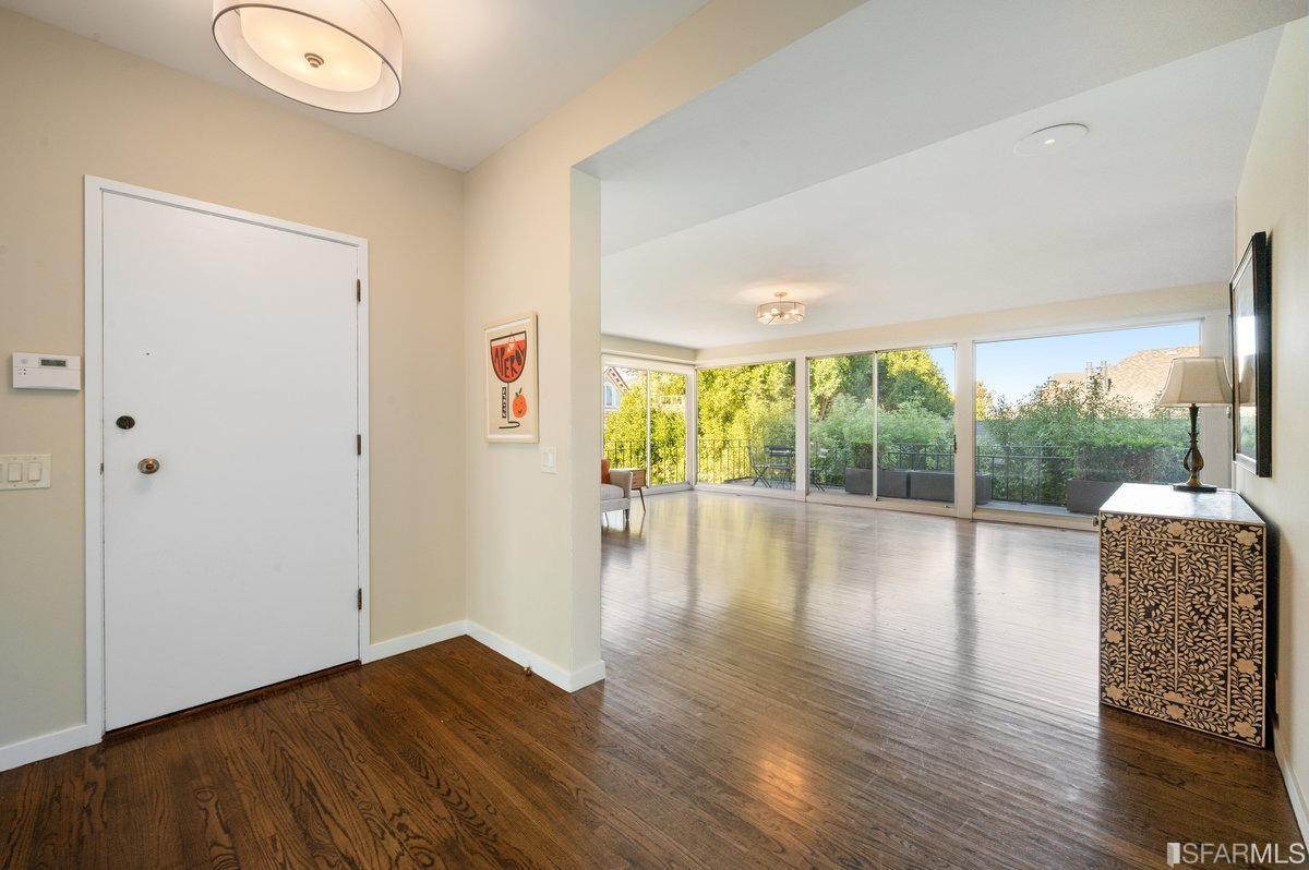 Detail Gallery Image 1 of 1 For 1790 Vallejo St #1,  San Francisco,  CA 94123 - 3 Beds | 2 Baths