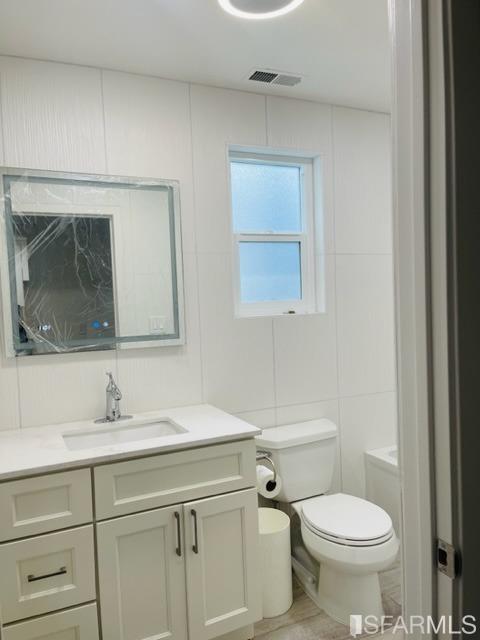 Detail Gallery Image 9 of 13 For 836 30th St, Oakland,  CA 94608 - – Beds | – Baths