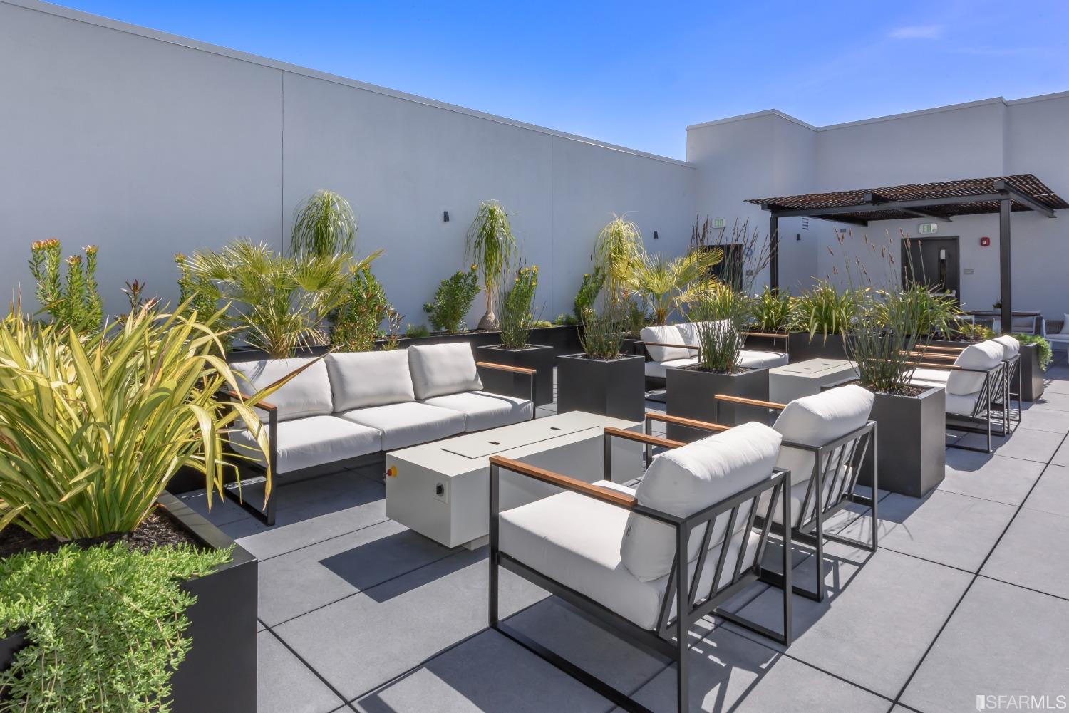 Photo #9: 423727798 Listing 