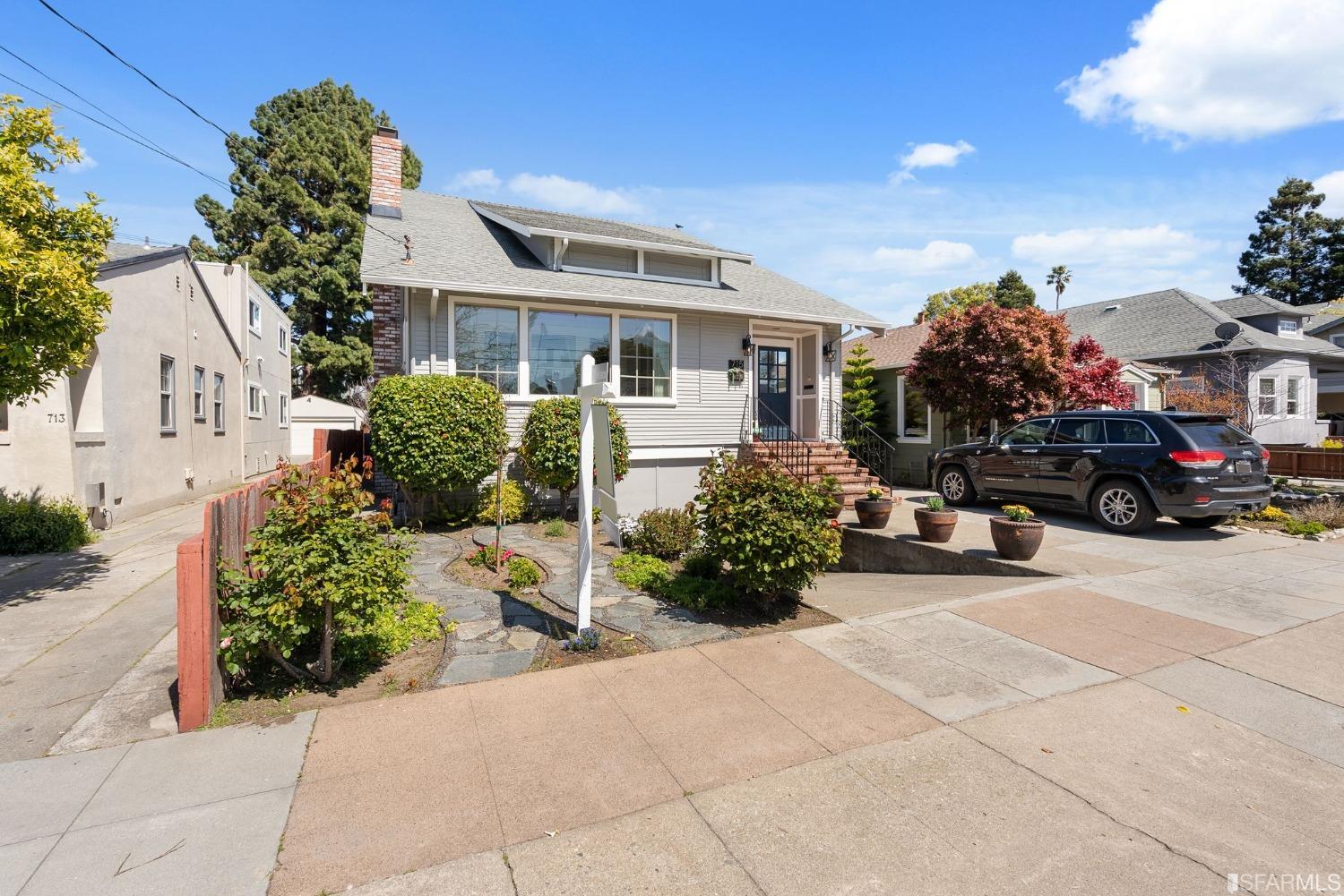 Detail Gallery Image 1 of 1 For 715 South Fremont St, San Mateo,  CA 94402 - 3 Beds | 3 Baths