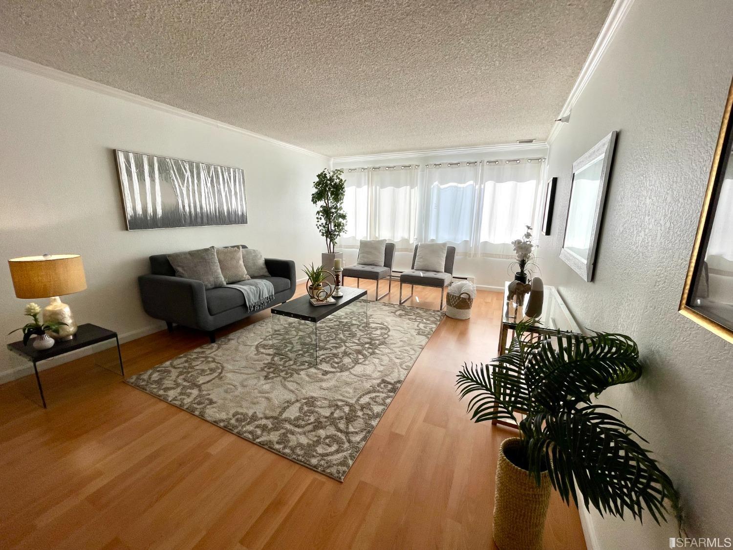 Front Image Thumbnail for SF423731884