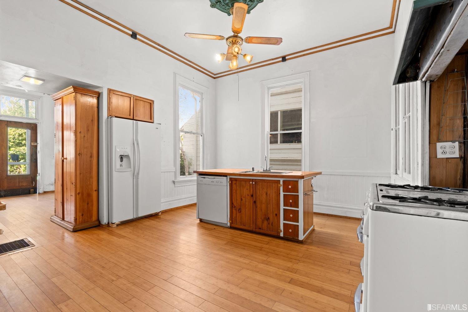 Detail Gallery Image 24 of 47 For 1418 8th St, Oakland,  CA 94607 - 3 Beds | 2 Baths