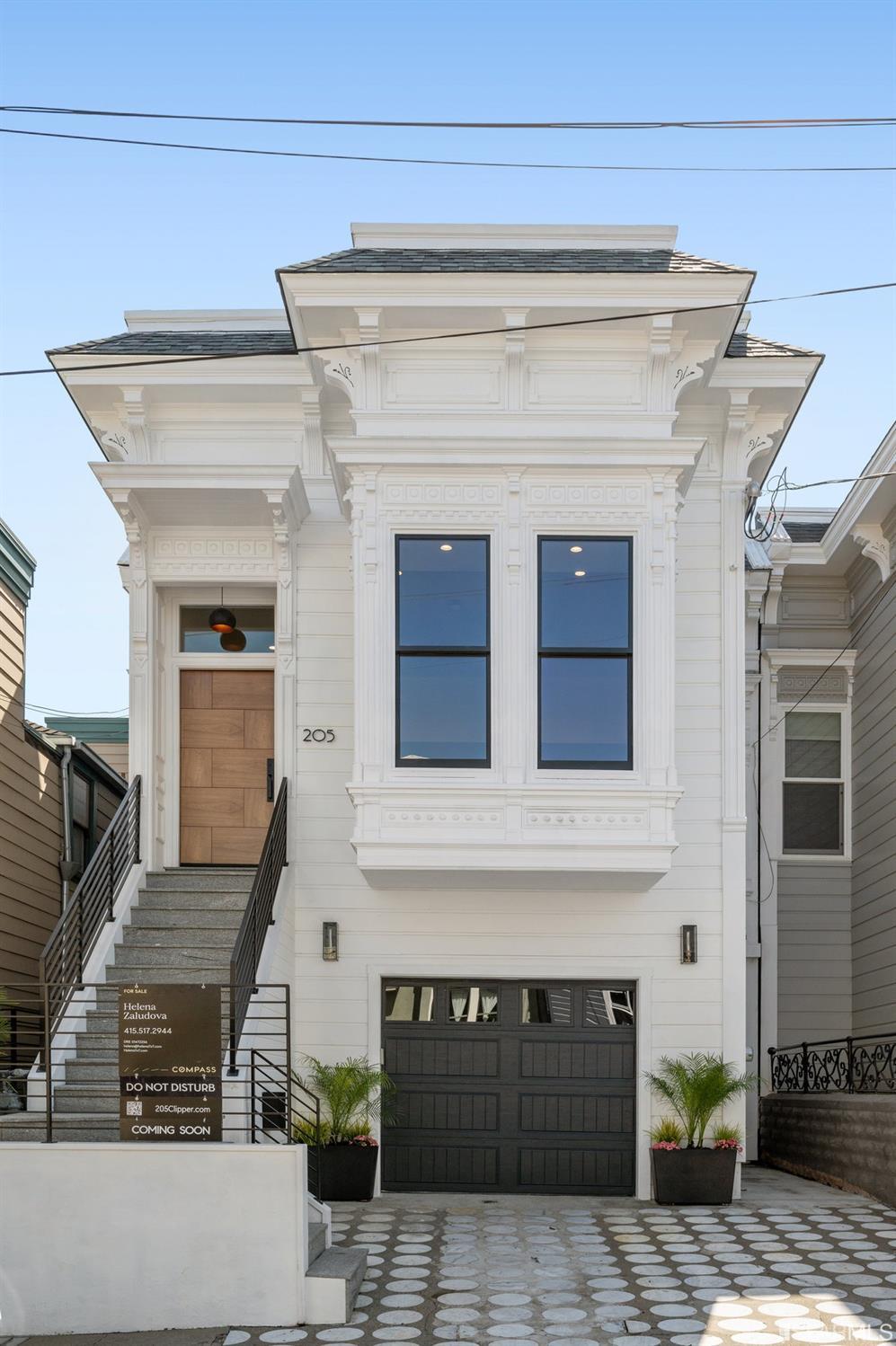 Detail Gallery Image 1 of 1 For 205 Clipper St, San Francisco,  CA 94114 - 5 Beds | 4/1 Baths