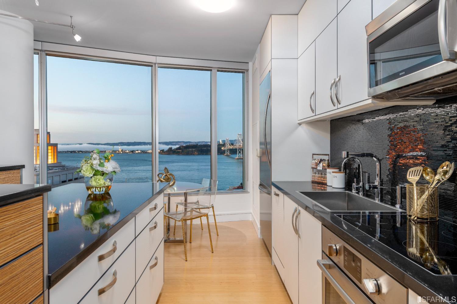 Detail Gallery Image 7 of 50 For 301 Main St 29b,  San Francisco,  CA 94105 - 3 Beds | 2 Baths
