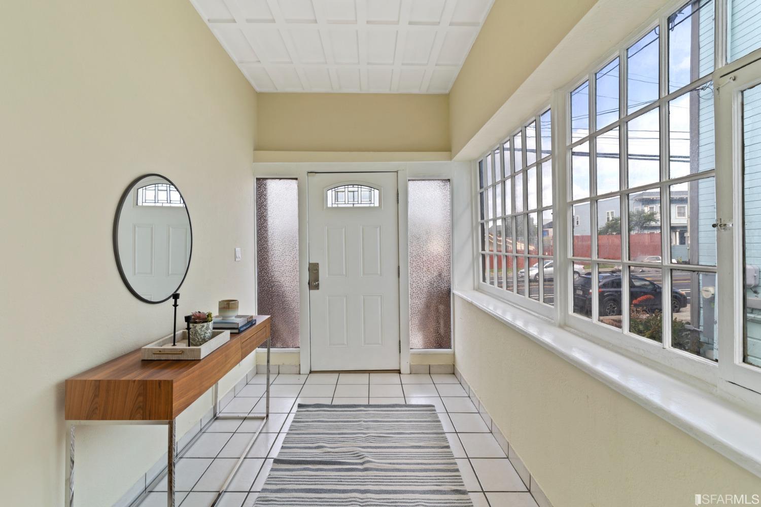 Detail Gallery Image 6 of 41 For 3302 West St, Oakland,  CA 94608 - 6 Beds | 3 Baths