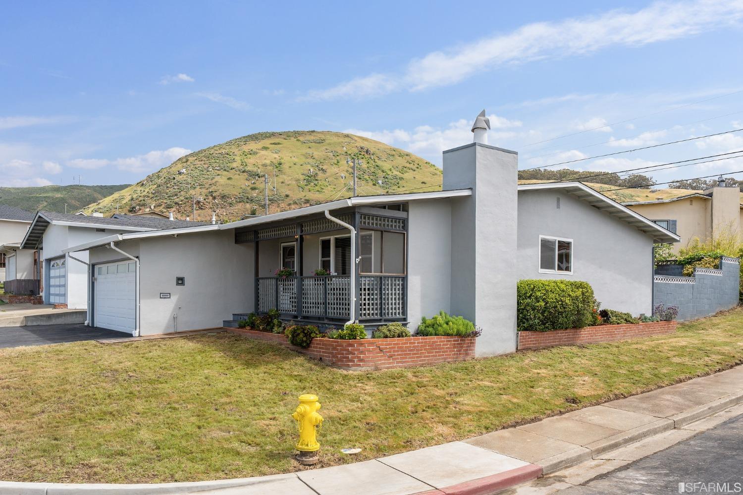 Detail Gallery Image 1 of 1 For 424 Forest View Dr, South San Francisco,  CA 94080 - 3 Beds | 2 Baths