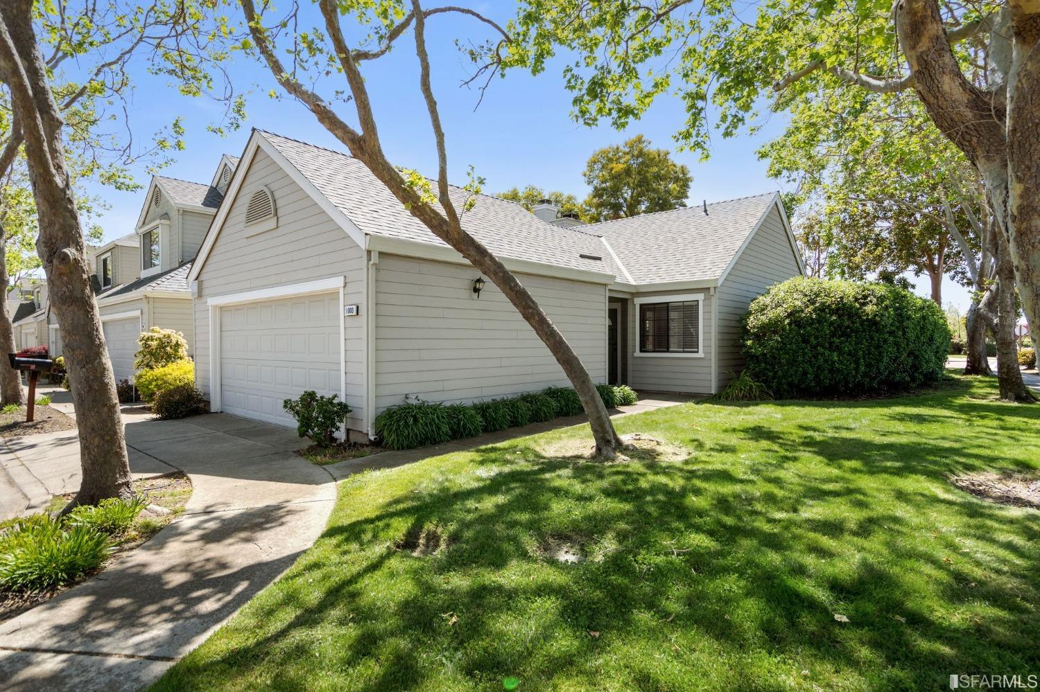 Detail Gallery Image 2 of 32 For 1003 Foster St, Alameda,  CA 94502 - 2 Beds | 2 Baths