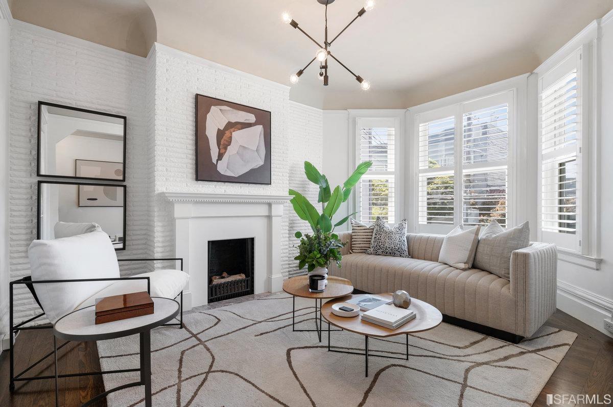 Detail Gallery Image 1 of 1 For 2412 Larkin St, San Francisco,  CA 94109 - 2 Beds | 1/1 Baths