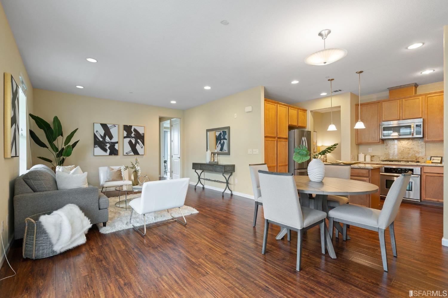 Detail Gallery Image 1 of 1 For 636 Bair Island Rd #311,  Redwood City,  CA 94063 - 2 Beds | 2 Baths