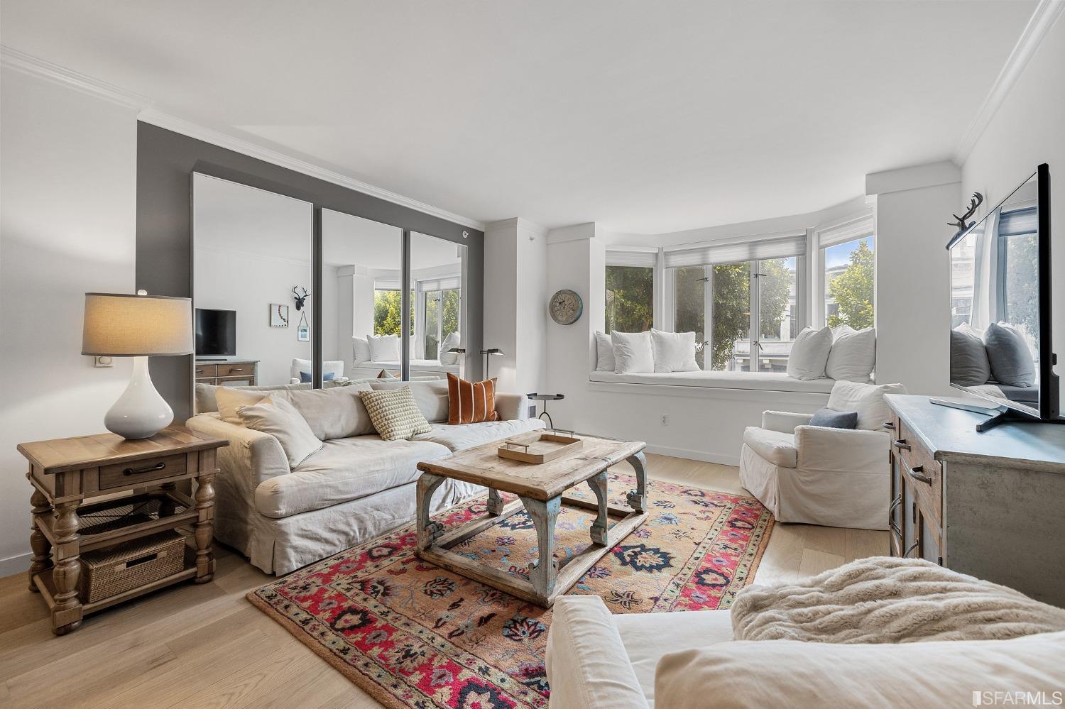 Photo #6: 423744617 Listing 