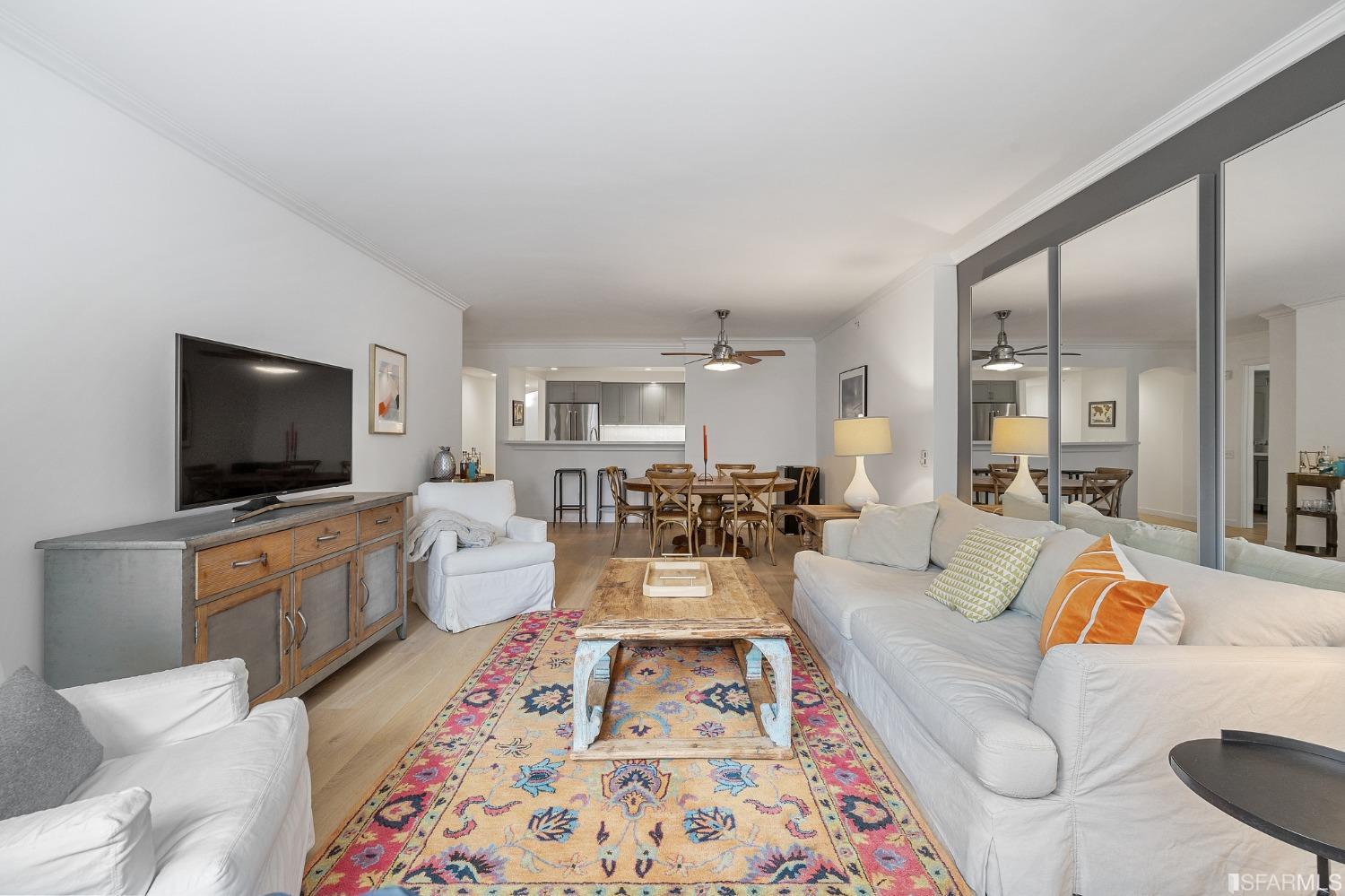 Photo #8: 423744617 Listing 
