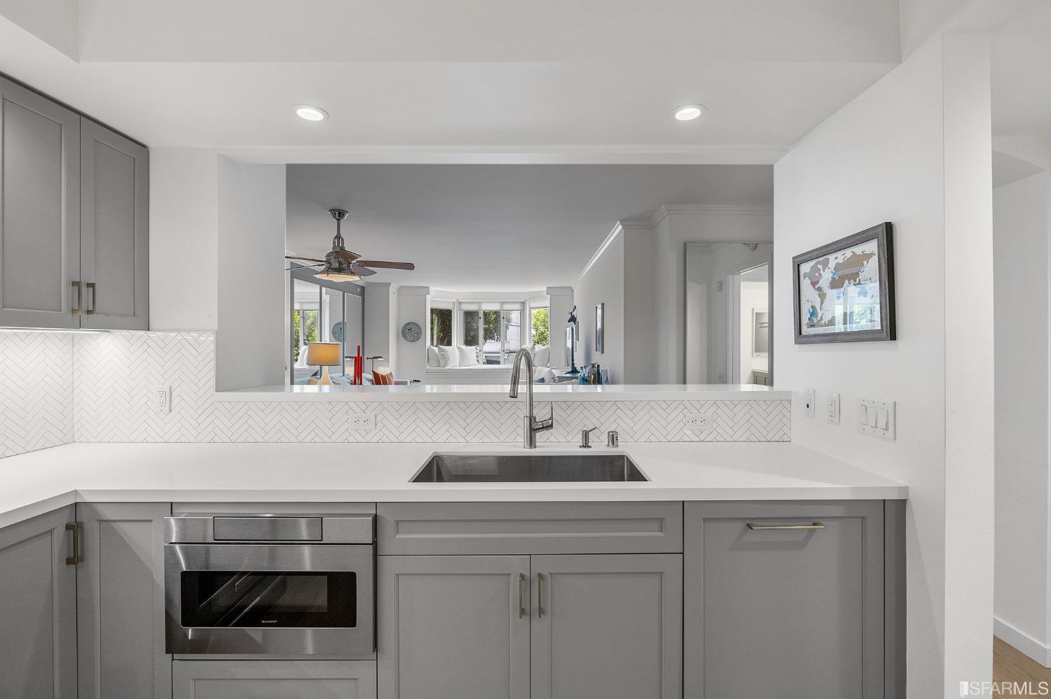 Photo #17: 423744617 Listing 