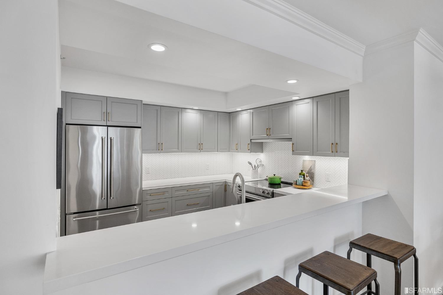 Photo #12: 423744617 Listing 