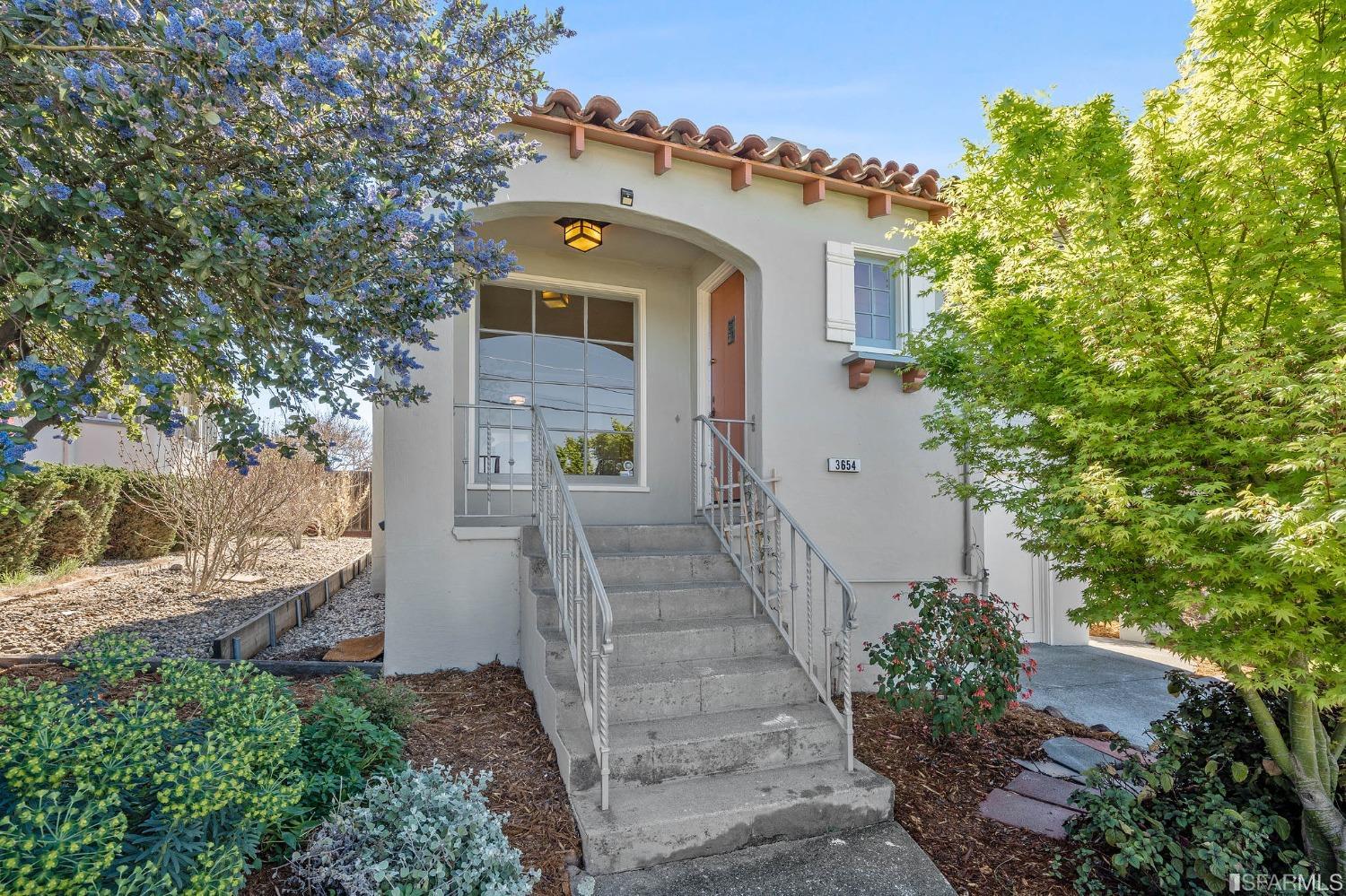 Detail Gallery Image 1 of 1 For 3654 Lily St, Oakland,  CA 94619 - 2 Beds | 1 Baths