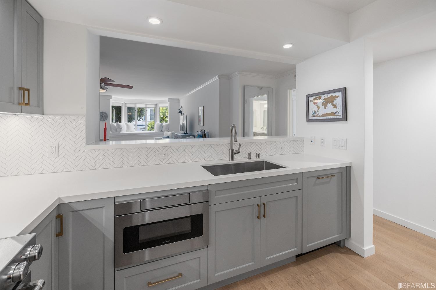 Photo #16: 423744617 Listing 