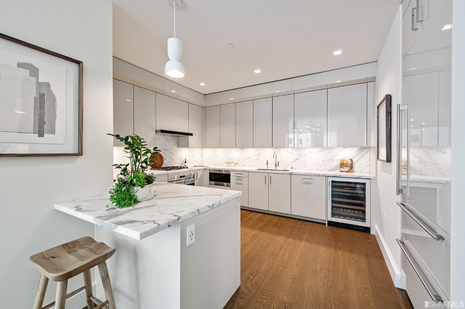 Photo #5: 423745037 Listing 