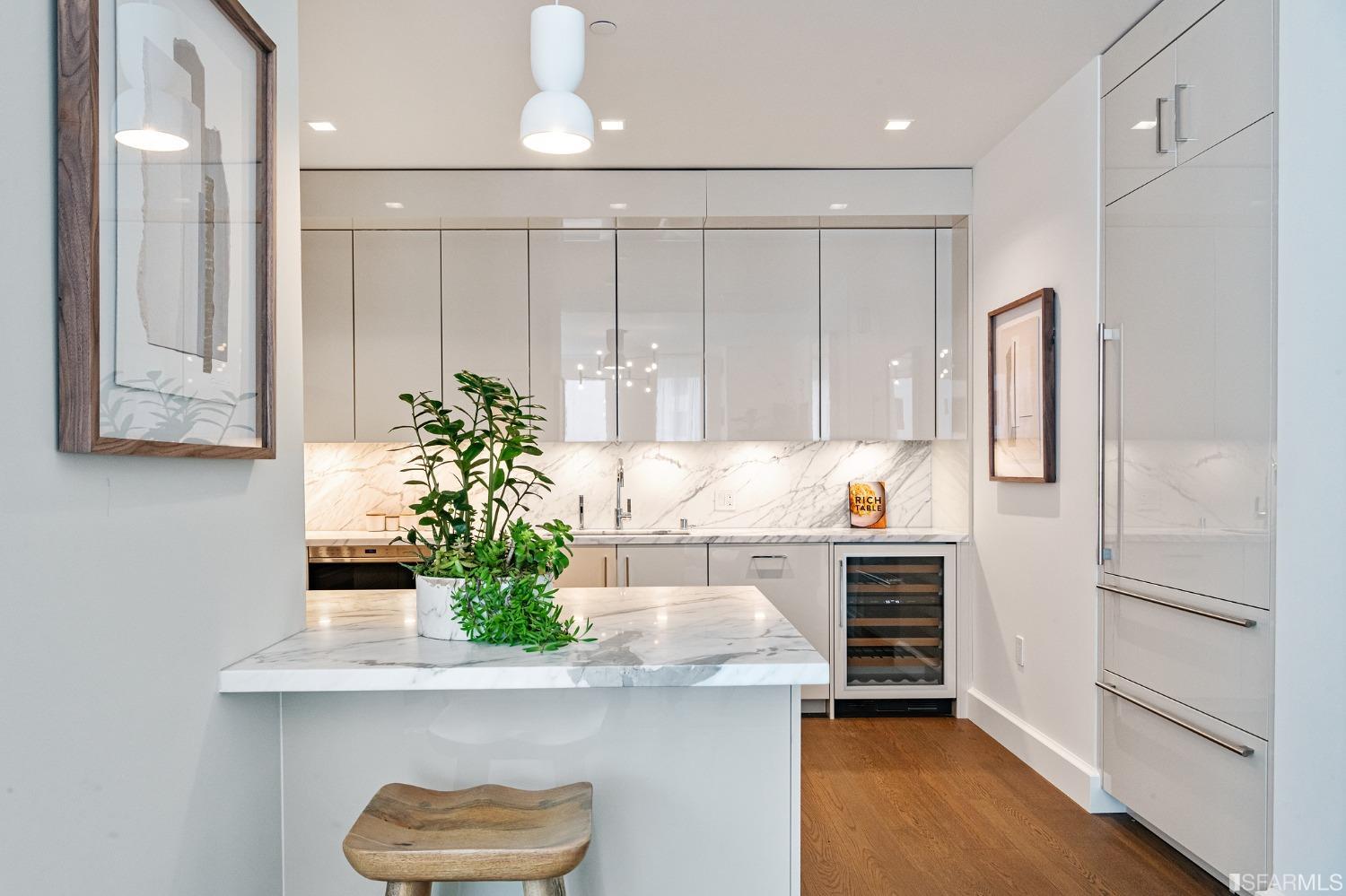 Photo #8: 423745037 Listing 