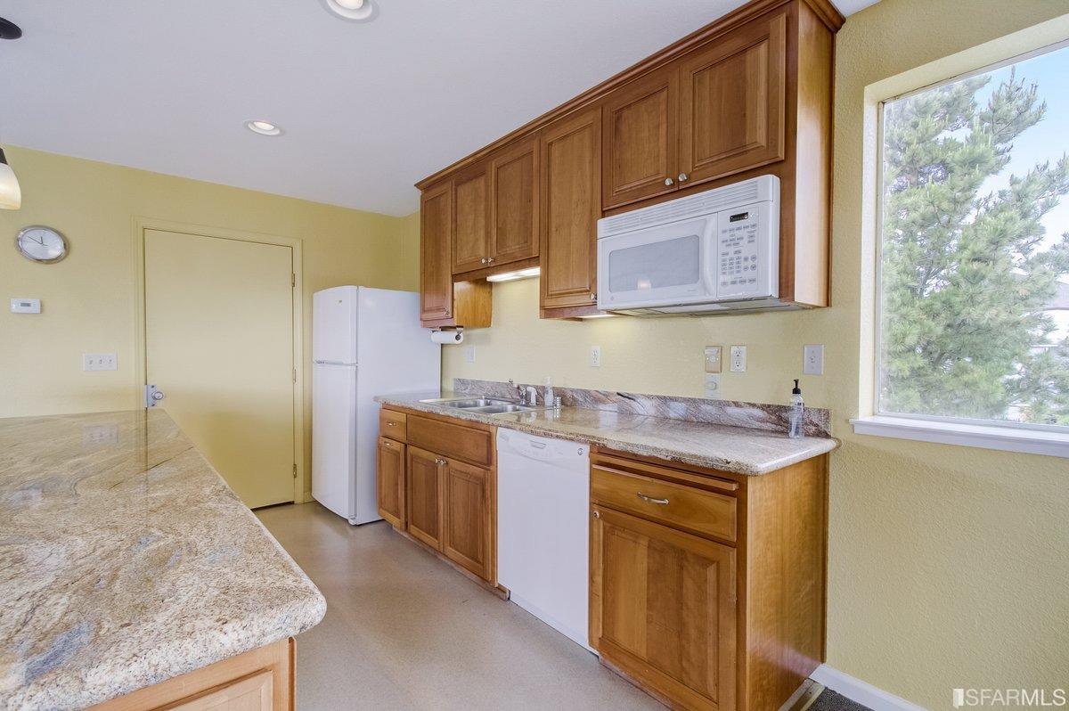 Detail Gallery Image 44 of 93 For 535 Mountain View Dr #6,  Daly City,  CA 94014 - 2 Beds | 2 Baths